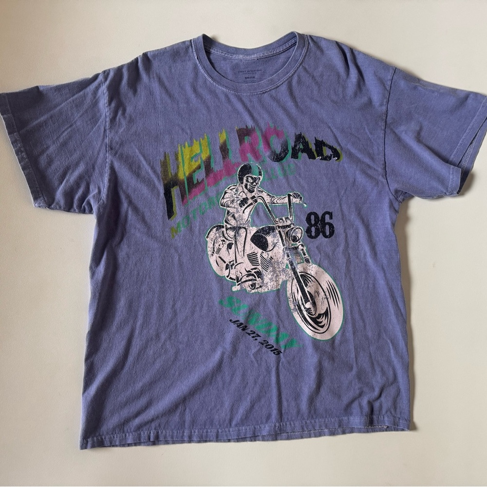 Woman’s Oversized Graphic Tee